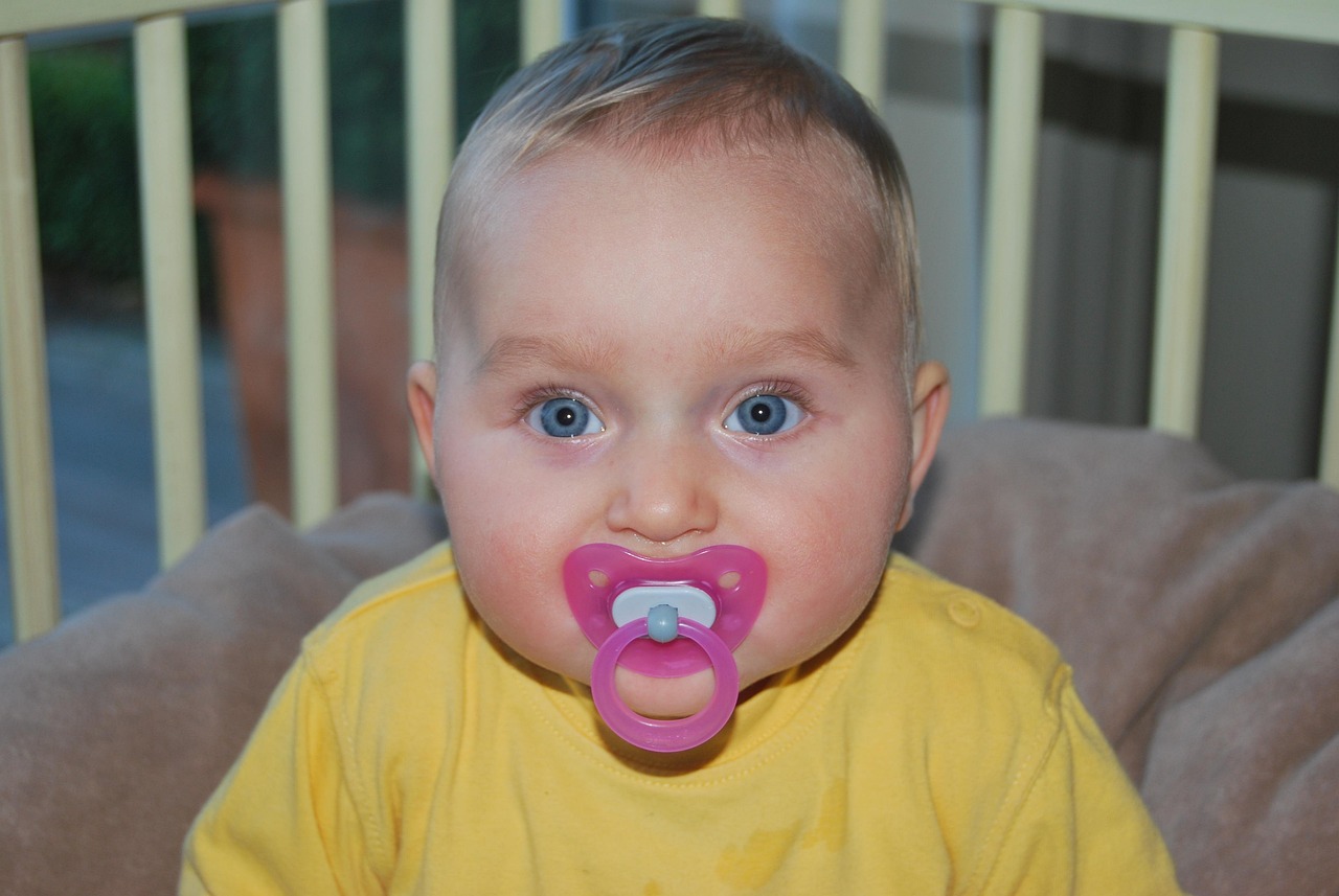 beruhigen sie ihr baby mit einem hochwertigen schnuller – sicher, bequem und beruhigend für ihr kind.