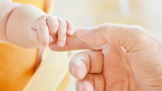 entdecken sie die neuesten baby-mode-trends für 2025! von stylischen outfits bis hin zu nachhaltigen materialien – erfahren sie, wie sie ihr baby modisch und komfortabel gekleidet halten können.