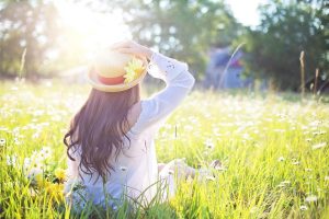 Kindermode für den Frühling 2025: Farben und Muster