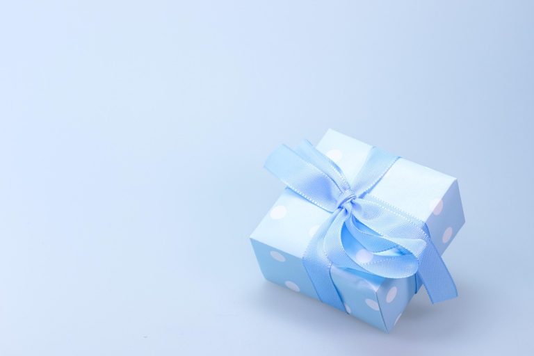 Geschenkideen, die begeistern: Von Bastelsets bis Spielzeug